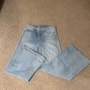 Old Navy Sky Hi Wide Leg light wash jeans size 4